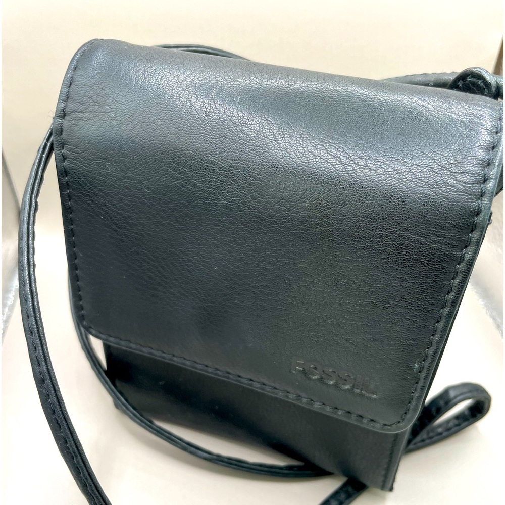 Fossil Cross Body Small Bag/ Black Leather exterior